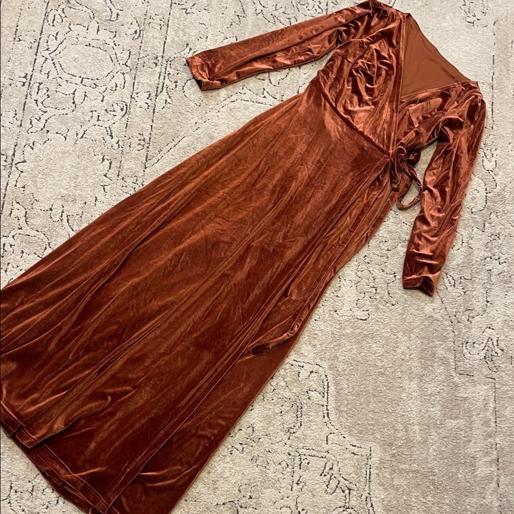 Fall Velvet Wrap dress - Picture 4 of 17